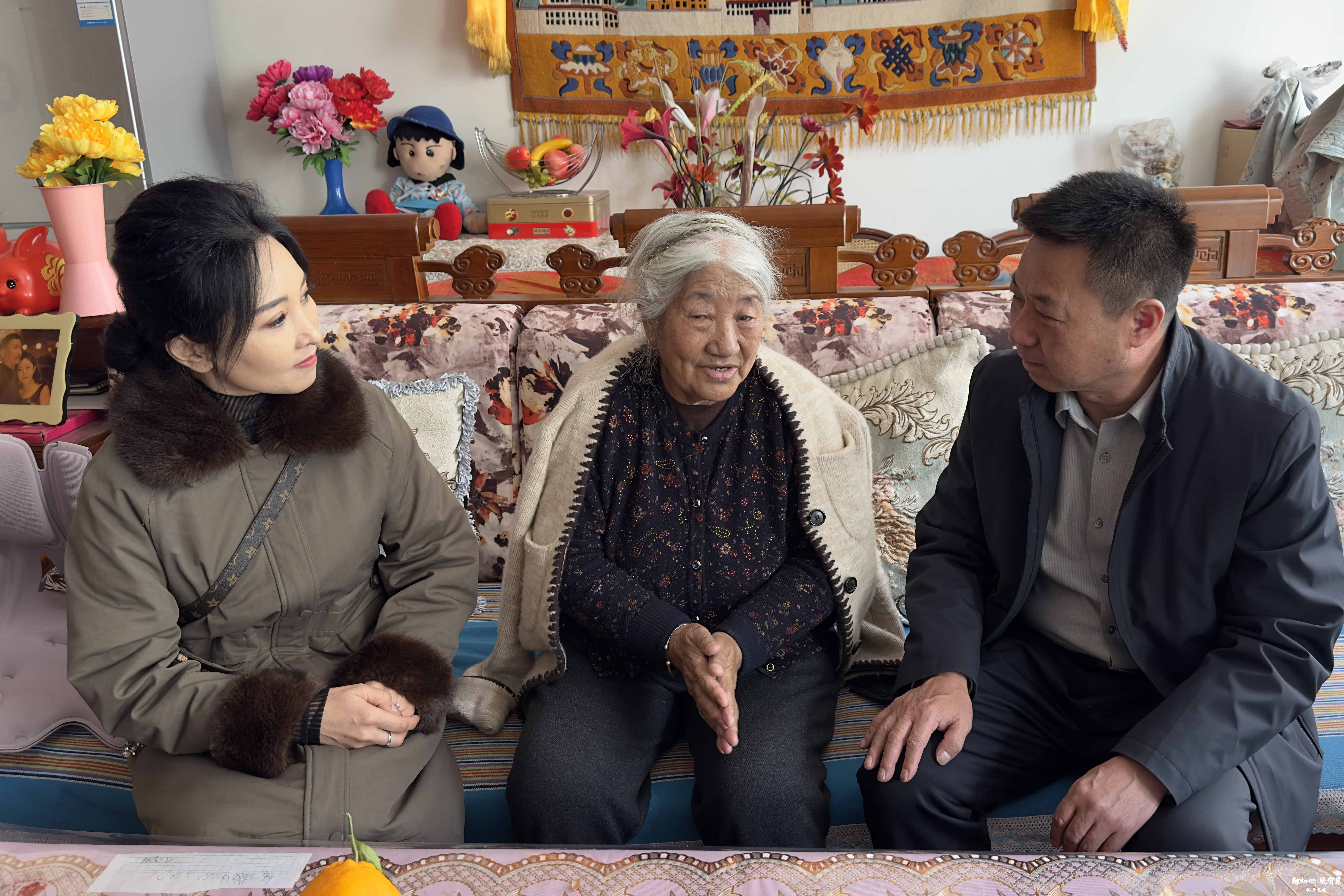 称多县举办2026年离退休干部迎春茶话会暨开展节前走访慰问活动 称多县举办2026年离退休干部迎春茶话会暨开展节前走访慰问活动